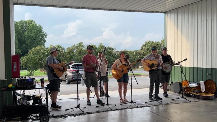 Thumbnail image for Wood Family Tradition Music at the Market 8-14-26